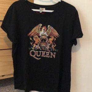 Queen band t shirt. Size large